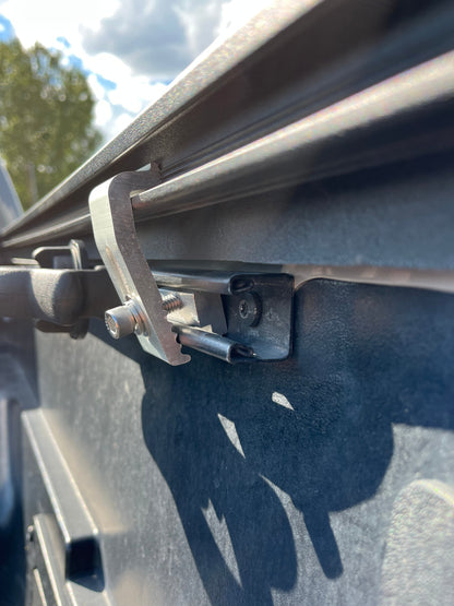 Toyota Tacoma Sawtooth tonneau aluminum clamps