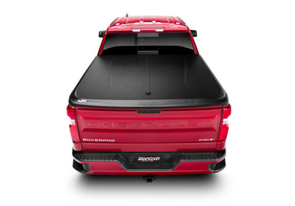 UnderCover SE Hinged Tonneau Cover 5'9" Fits 2019–24 Silverado