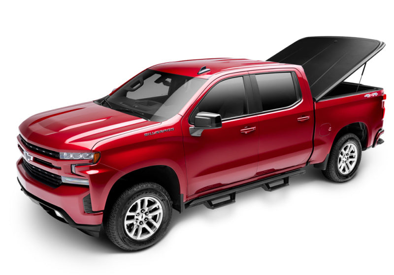 UnderCover SE Hinged Tonneau Cover 5'9" Fits 2019–24 Silverado