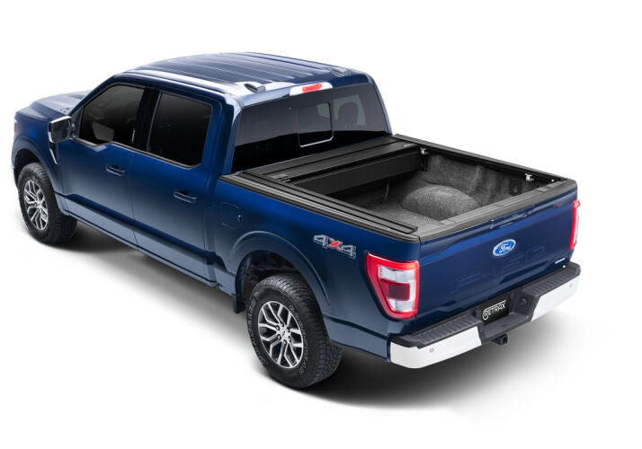 RETRAX Hard Manual Retractable Tonneau Cover Matte Black 4.5 Ft Fits 2017-2023 Honda Ridgeline