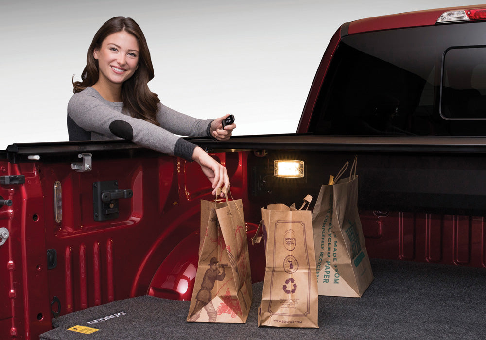 Retrax Hard Manual Retractable Tonneau Cover Matte Black 6 Ft Fits 2015-20 Chevrolet Colorado