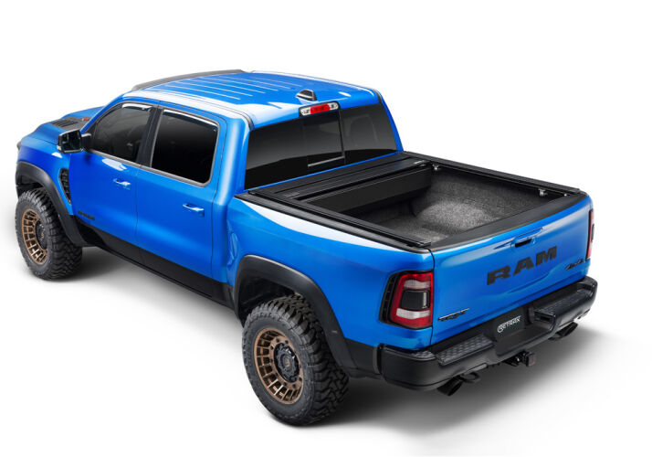 Retrax Hard Manual Retractable Tonneau Cover Black Matte 6 Ft Fits 2015-20 Ford F-150