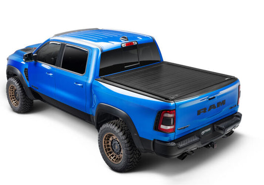 Retrax Hard Manual Retractable Tonneau Cover Black Matte 6 Ft Fits 2015-20 Ford F-150