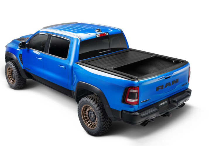 Retrax Hard Manual Retractable Tonneau Cover Black Matte 6 Ft Fits 2015-20 Ford F-150