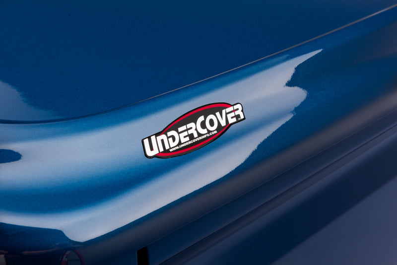 UnderCover LUX Hinged Tonneau Cover 5'9" Fits 2019–24 Silverado - Satin Steel Metallic