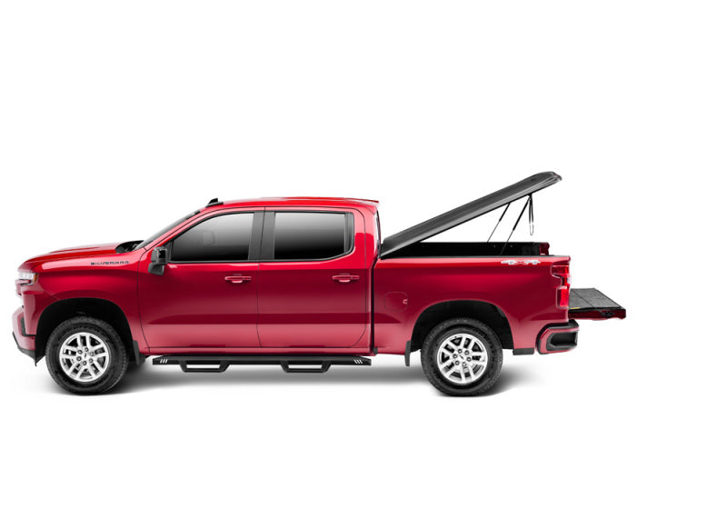 UnderCover SE Hinged Tonneau Cover 5'9" Fits 2019–24 Silverado